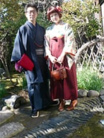 お誕生日の日に、一尺５寸の長い袖の京友禅に 深みのある臙脂色の女袴